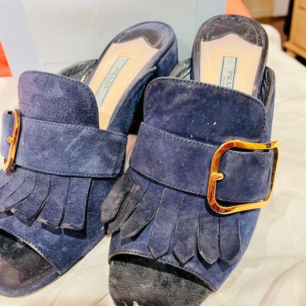 Beautiful prada shoes size 7.5